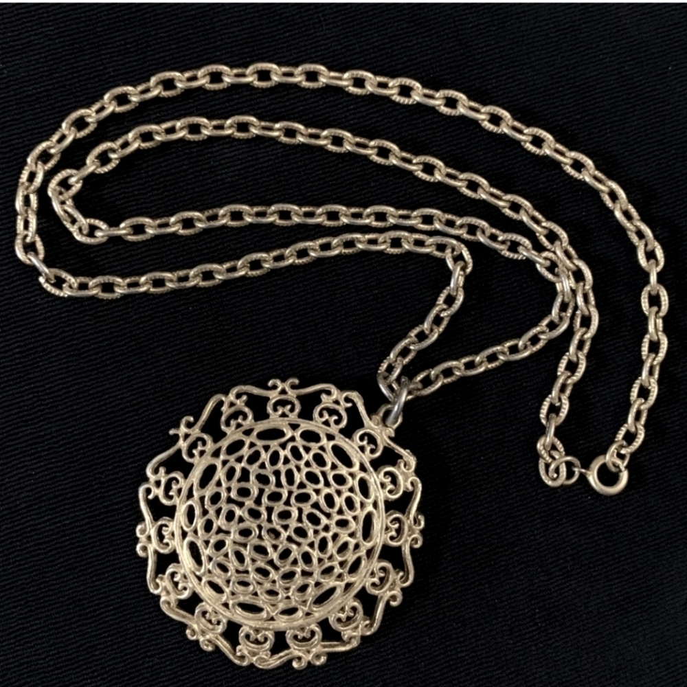 Vintage Big Silver Filigree Medallion Statement Pendant Chain Necklace 24”